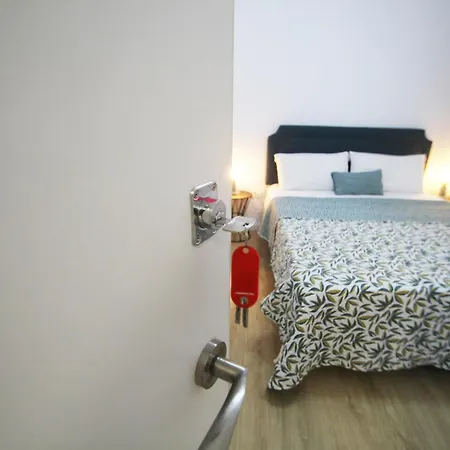 Ross - Flat With The Amenities *